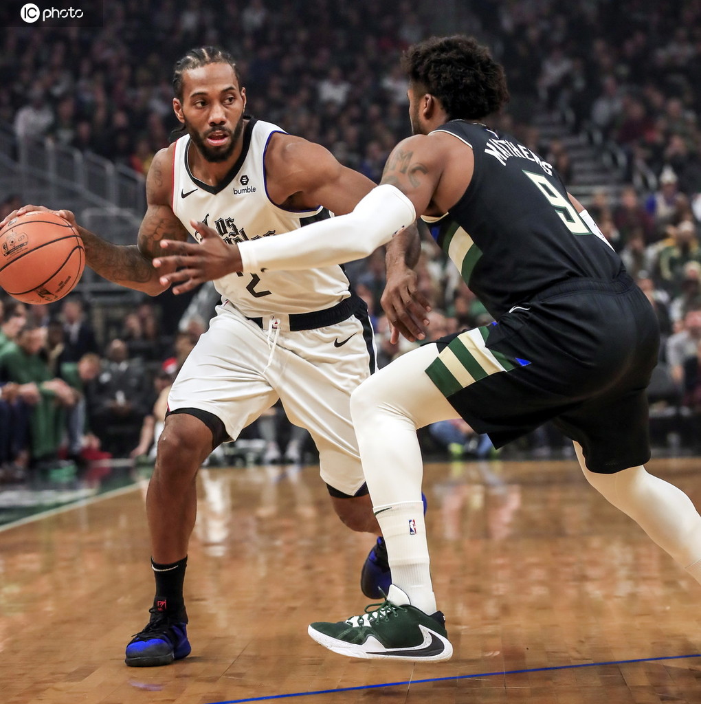 对球台反弹 对球台反弹