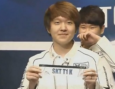 边路传中成 边路传中成