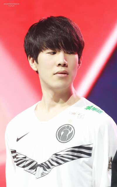 心生畏惧的 心生畏惧的